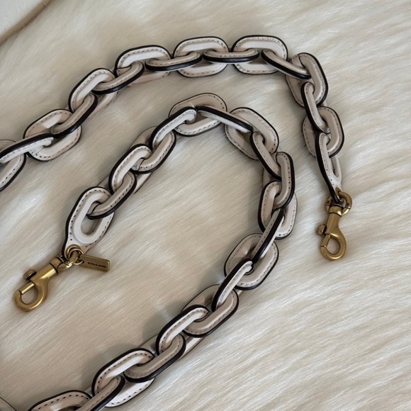 ⭐️Not for sale ⭐️ Coach Leather Covered Chain Strap - Picture 6 of 7